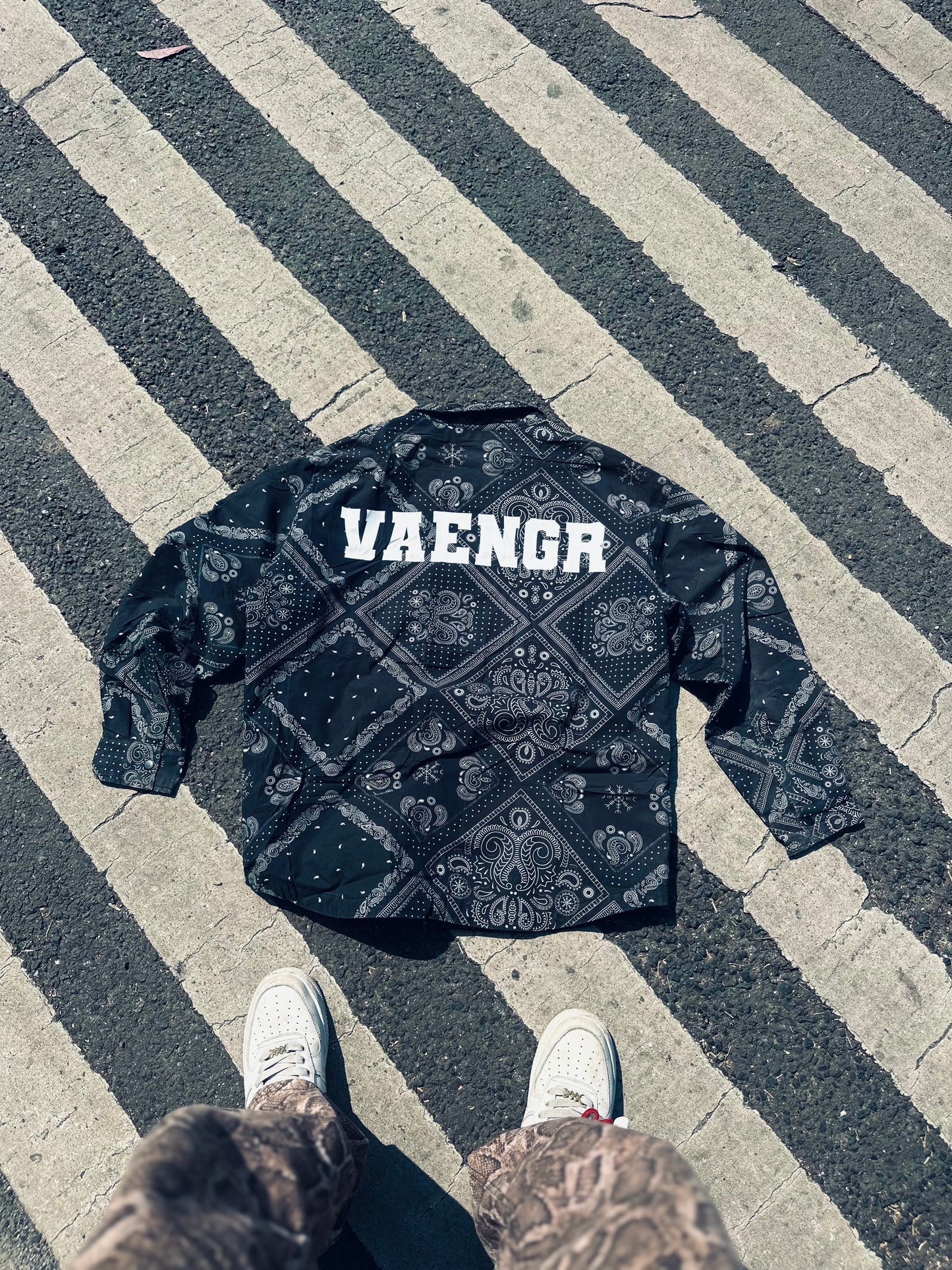 Black Bandana-Pattern Button-Up Shirt – Bold Streetwear Essential