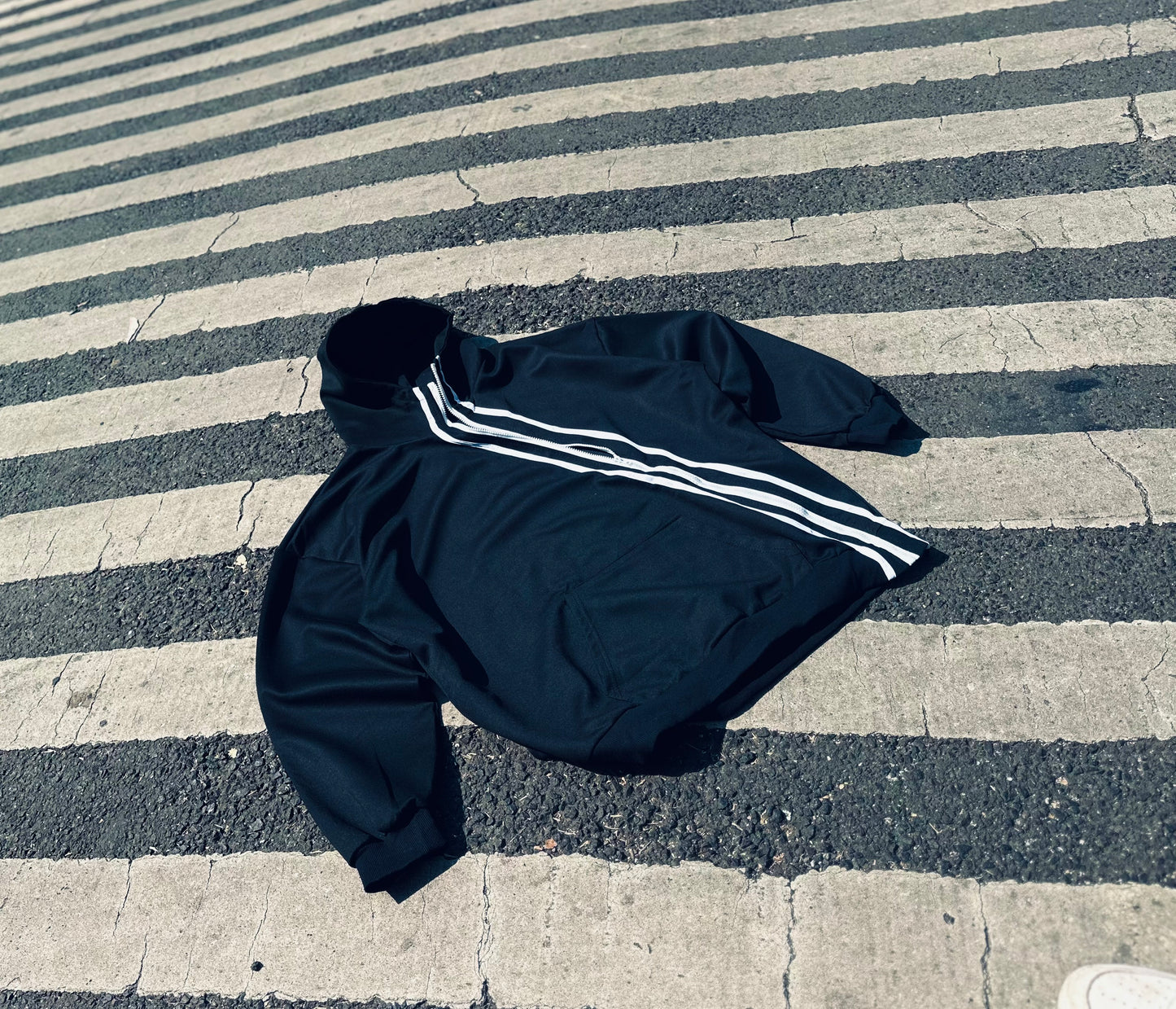 Black Athletic Hoodie with White Stripes – Stylish & Comfortable