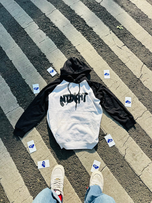 BLACK 7 WHITE H00DIE.