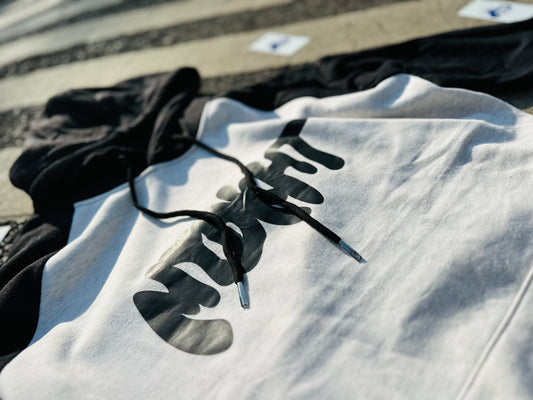 BLACK 7 WHITE H00DIE.